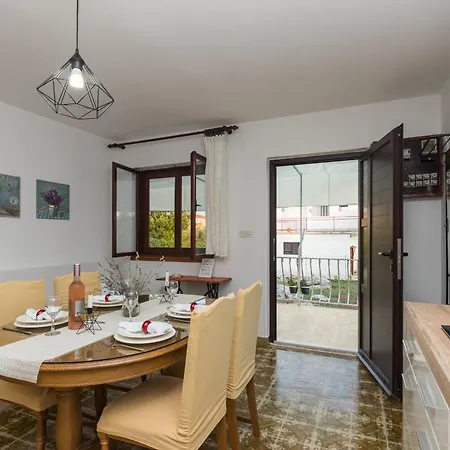 With Parking Space Kastel Stafilic, - 16086